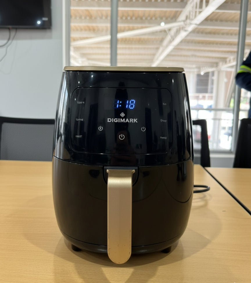 Digimark 6L Air Fryer basket out